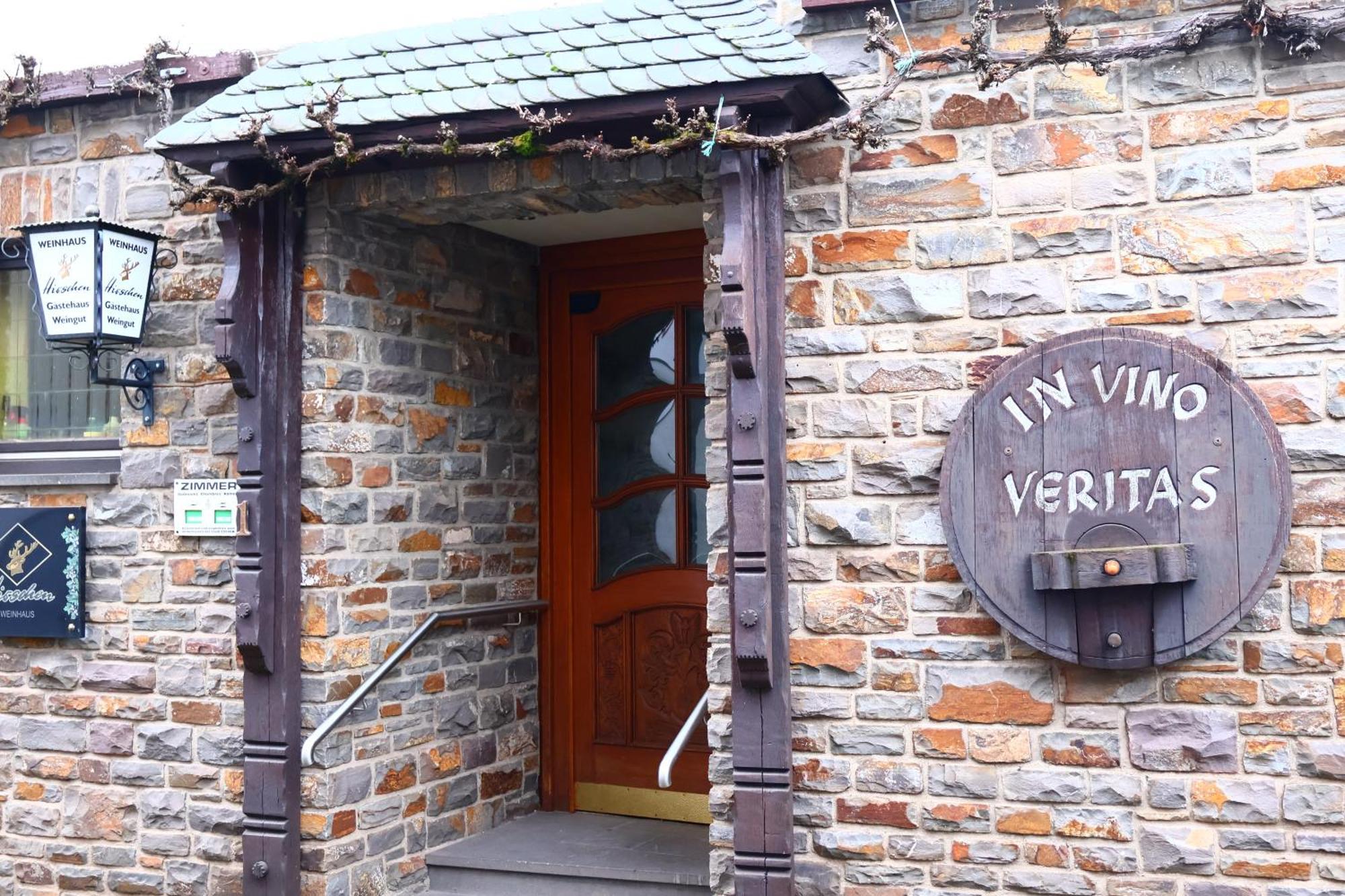 Hotel Weinhaus Hirschen Bruttig Exterior foto