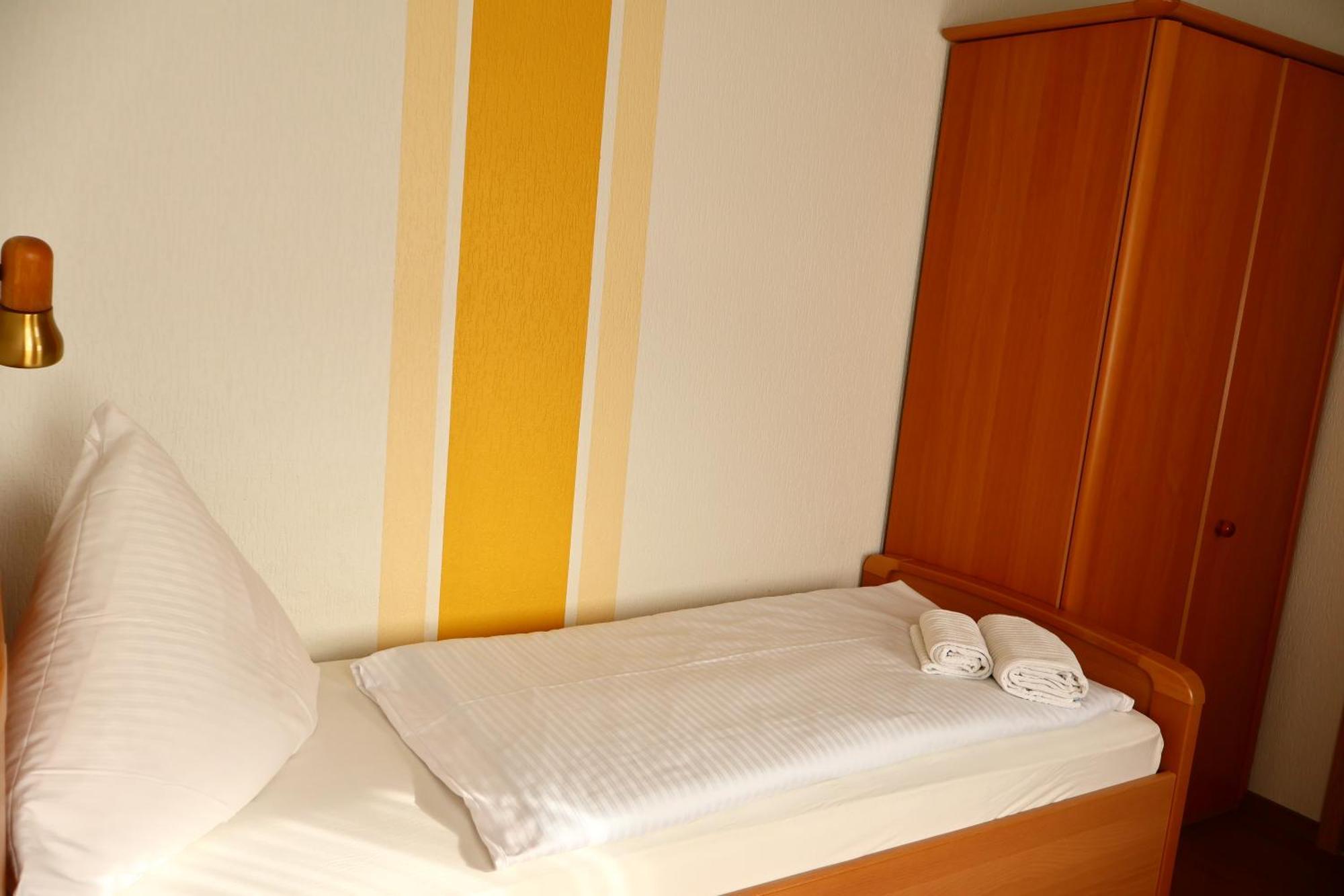 Hotel Weinhaus Hirschen Bruttig Habitación foto